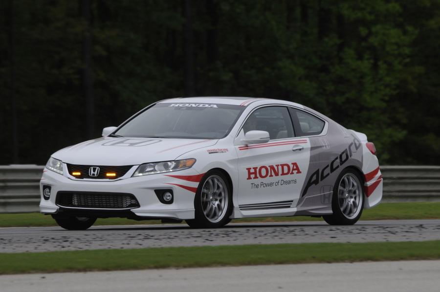  Honda Accord Indycar Safety Car 2015 года  (фото 1 из 2)